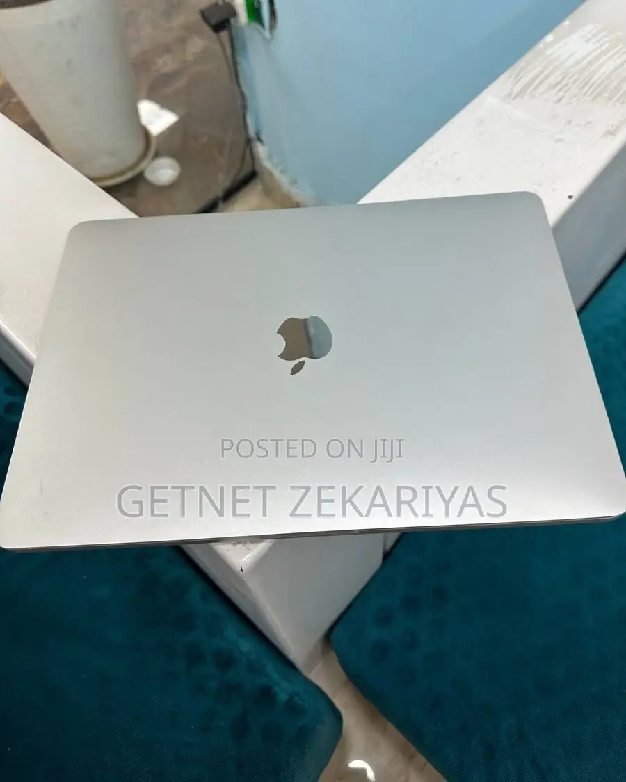 New Laptop Apple MacBook Pro 2018 16GB Intel Core I7 SSD 512GB