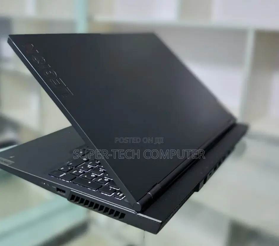 New Laptop Lenovo Legion Y720 16GB Intel Core I5 SSD 512GB
