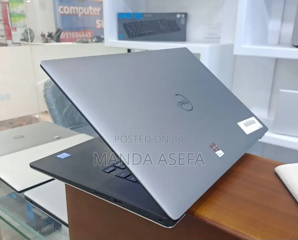 New Laptop Dell Precision 5540 16GB Intel Core I7 SSD 512GB