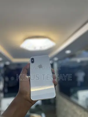 Apple iPhone XS Max 64 GB White