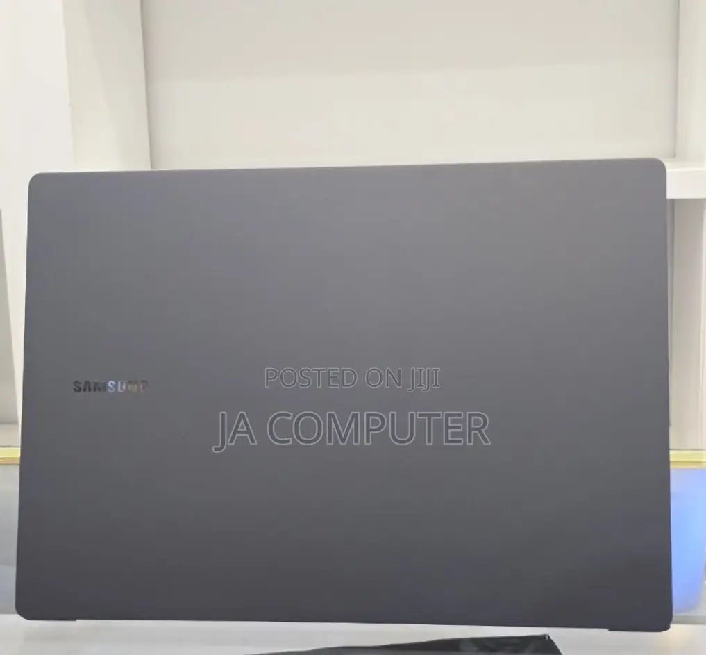 New Laptop Samsung Galaxy Book 2 16GB Intel Core I7 SSD 1T