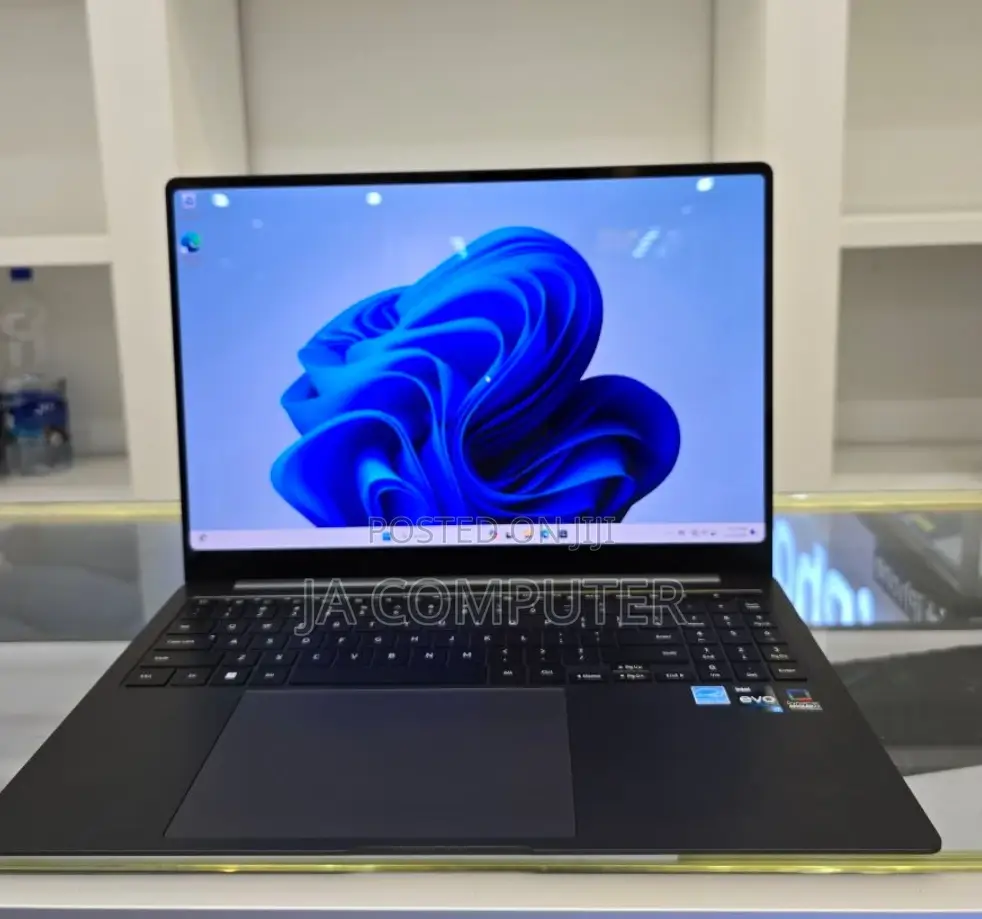 New Laptop Samsung Galaxy Book 2 16GB Intel Core I7 SSD 1T