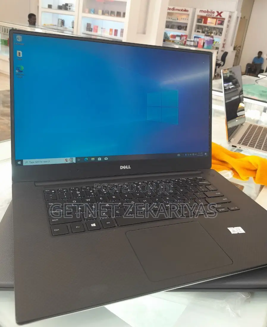 New Laptop Dell Precision 5520 16GB Intel Core I7 SSD 512GB