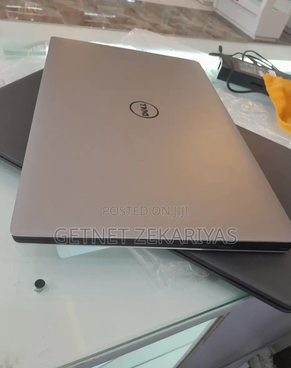 New Laptop Dell Precision 5520 16GB Intel Core I7 SSD 512GB