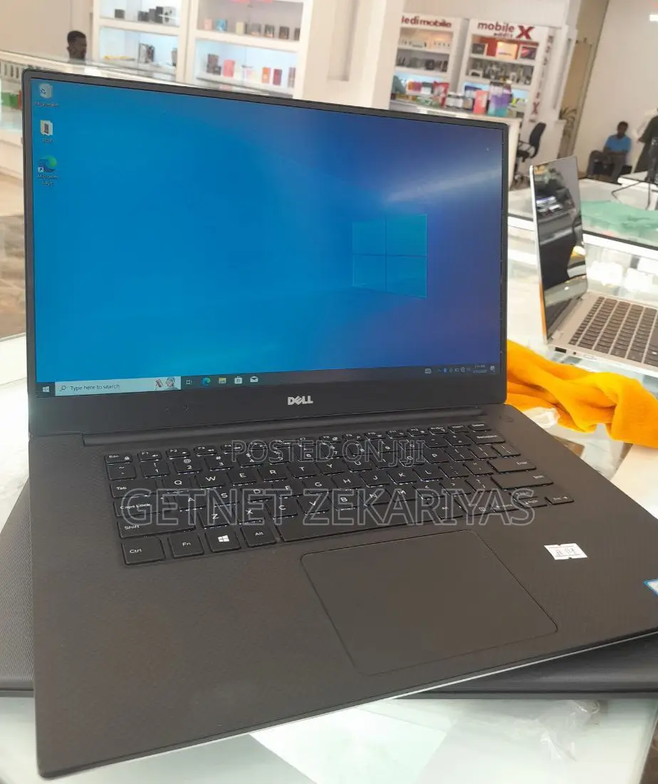 New Laptop Dell Precision 5520 16GB Intel Core I7 SSD 512GB