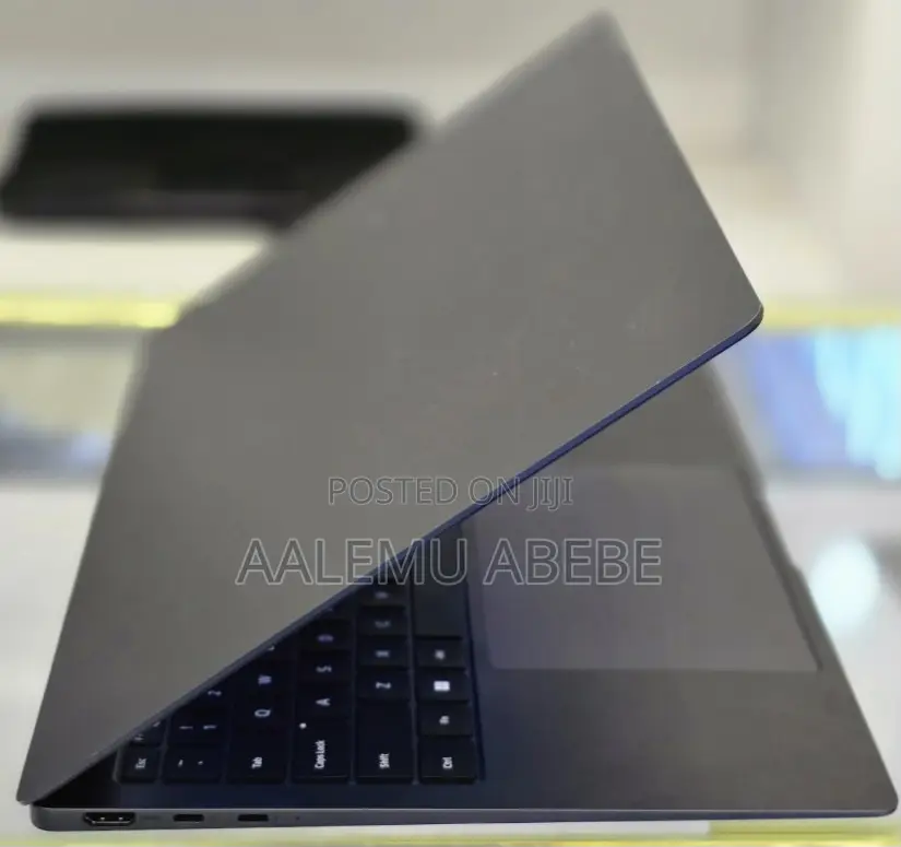 New Laptop Samsung 16GB Intel Core I7 SSD 1T