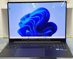 New Laptop Samsung 16GB Intel Core I7 SSD 1T