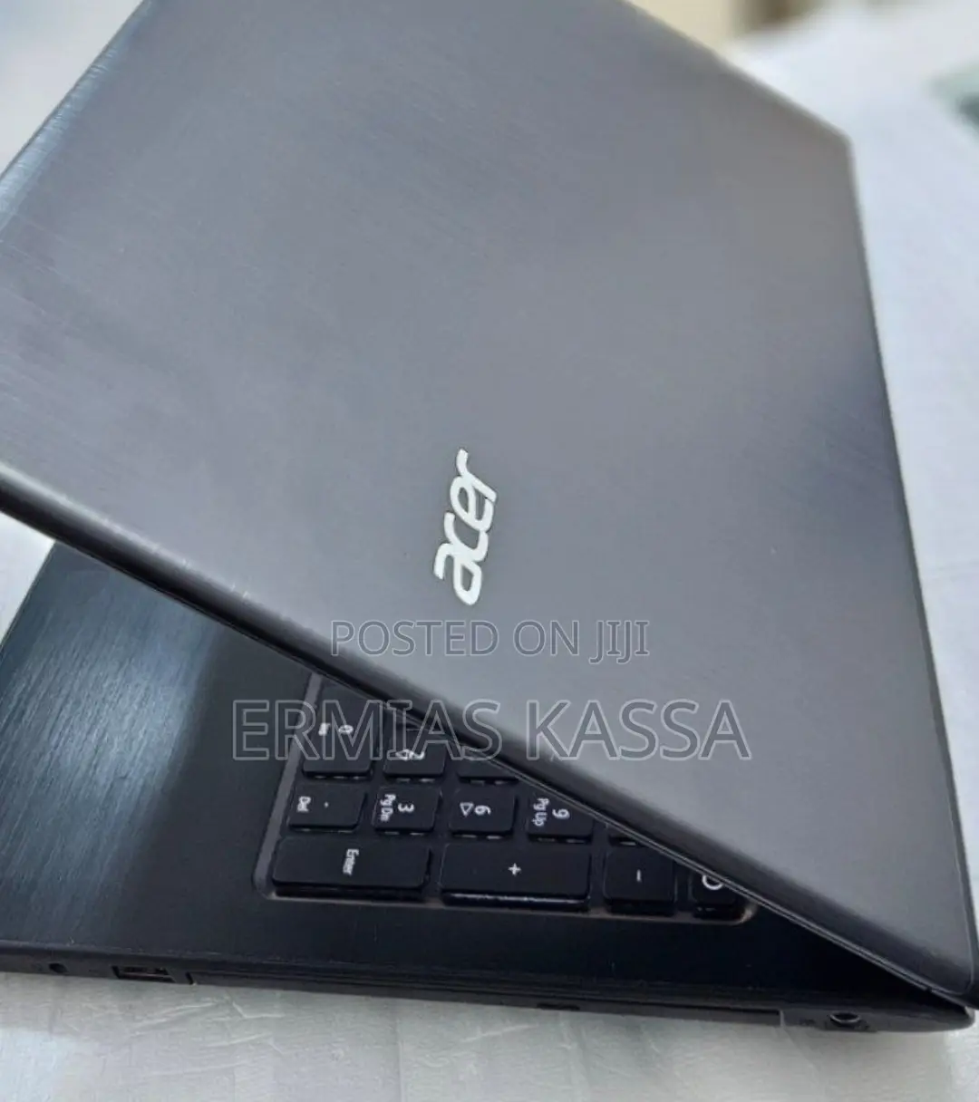 New Laptop Acer Aspire E5-722g 4GB Intel Core I3 SSD 128GB