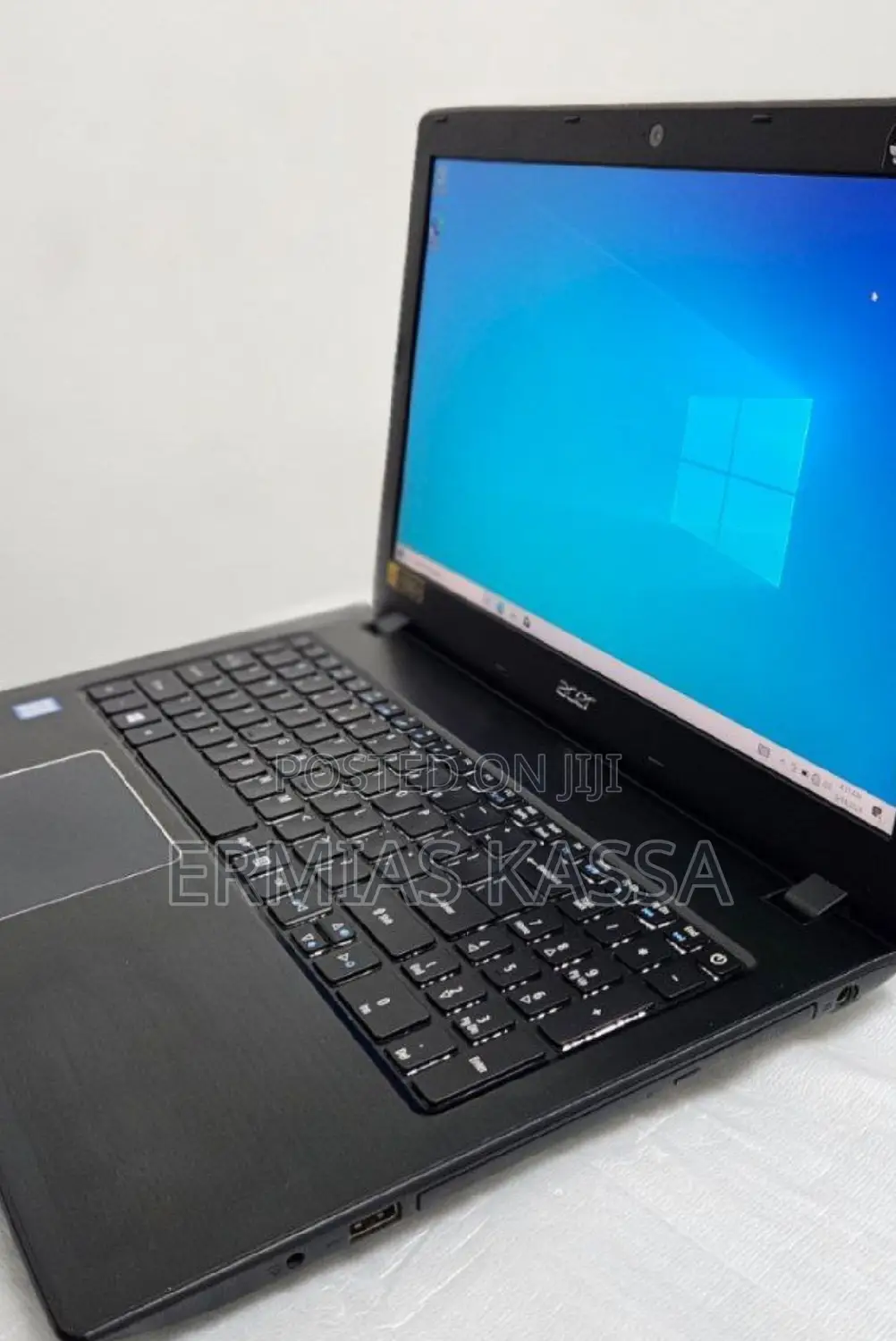 New Laptop Acer Aspire E5-722g 4GB Intel Core I3 SSD 128GB