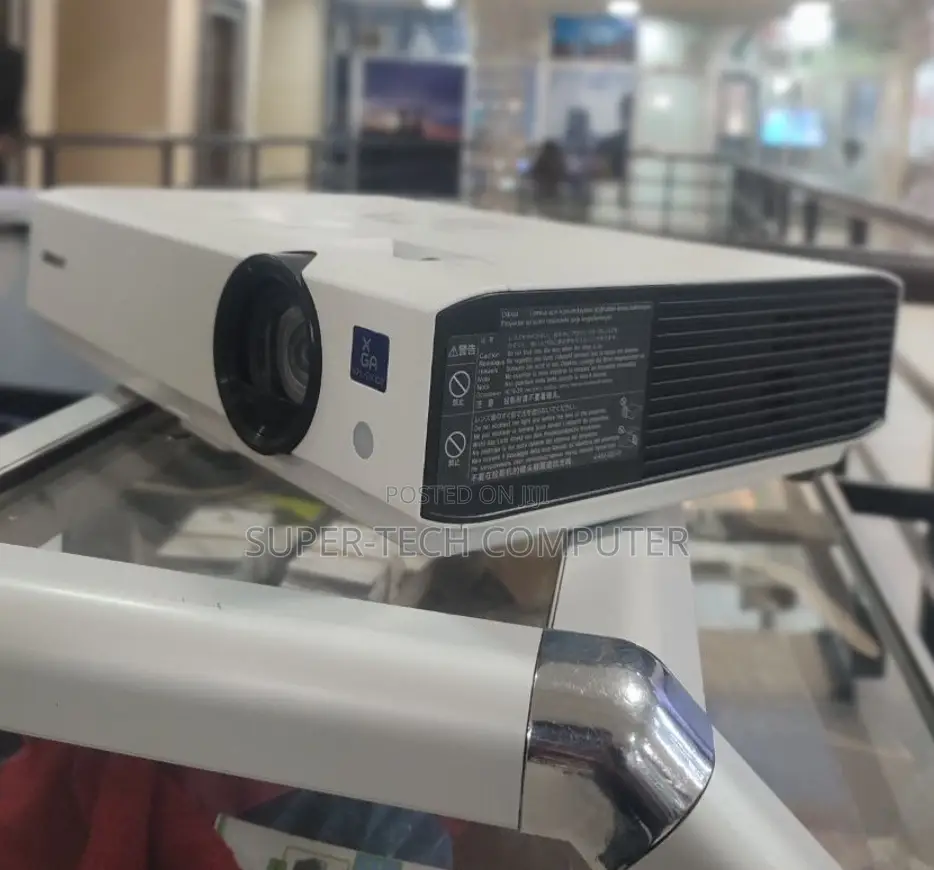 Sony DX102 Projector