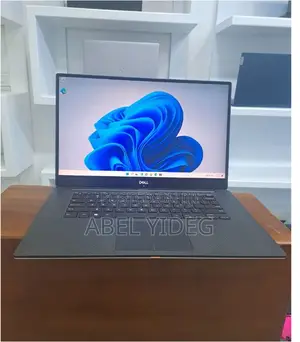 Photo - New Laptop Dell XPS 15 16GB Intel Core I7 SSD 512GB