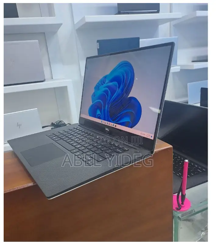 New Laptop Dell XPS 15 16GB Intel Core I7 SSD 512GB
