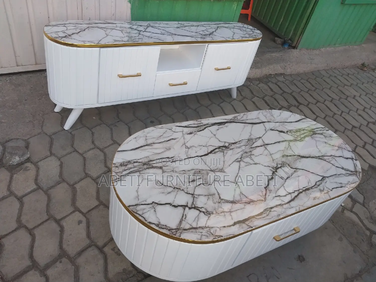 ቲቪስታንድእናቴብል