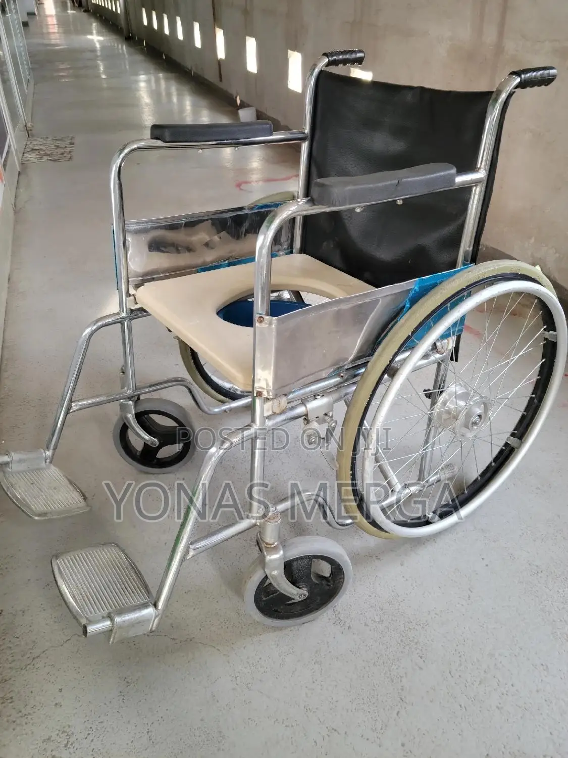 Commode Wheelchair፲ዉሀ ቢነካዉ ማይበላሽ Wheelchair/Used Wheelchair