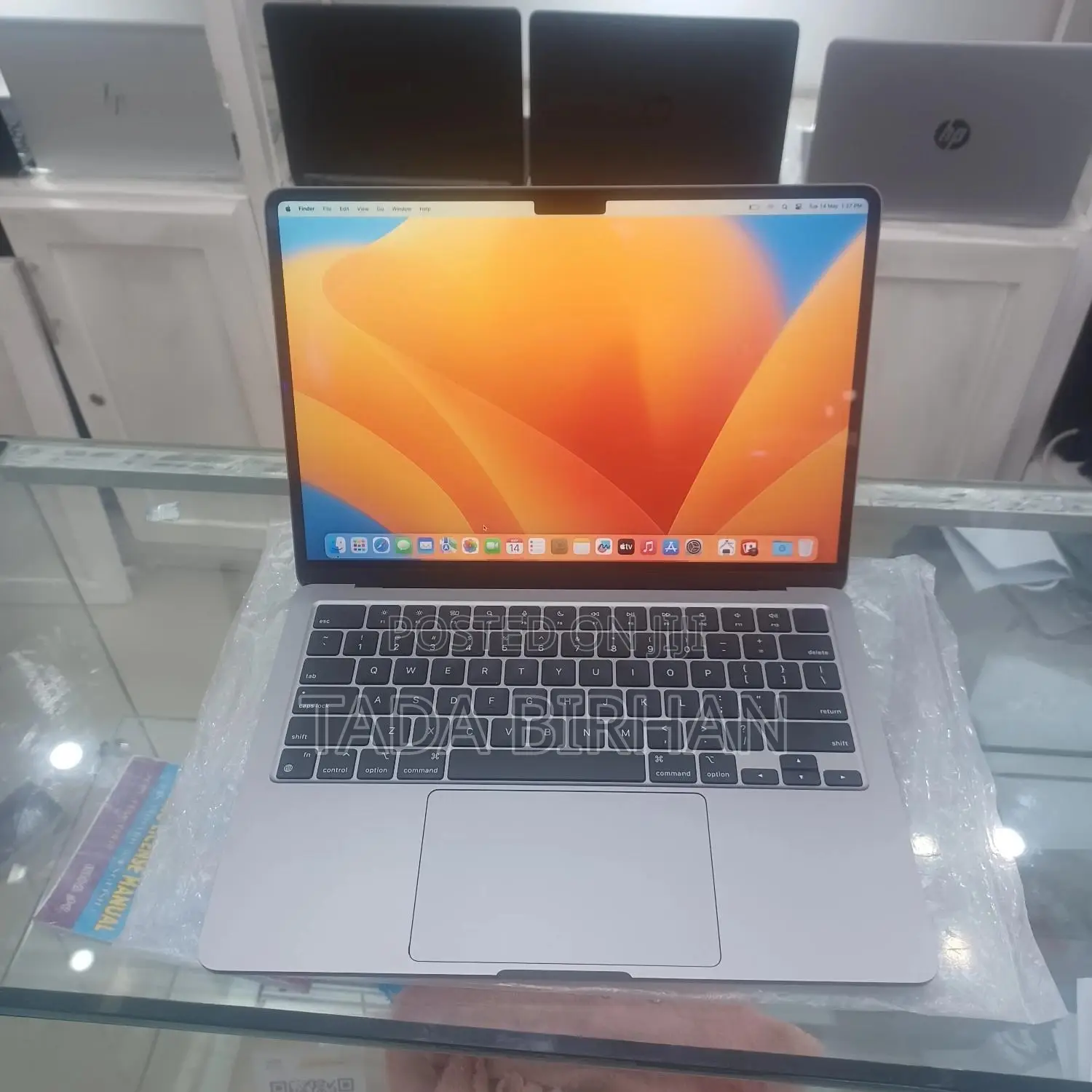 New Laptop Apple MacBook Air 2022 M2 8GB Apple M2 SSD 256GB