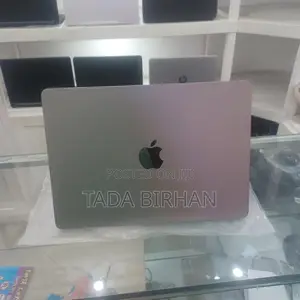 New Laptop Apple MacBook Air 2022 M2 8GB Apple M2 SSD 256GB