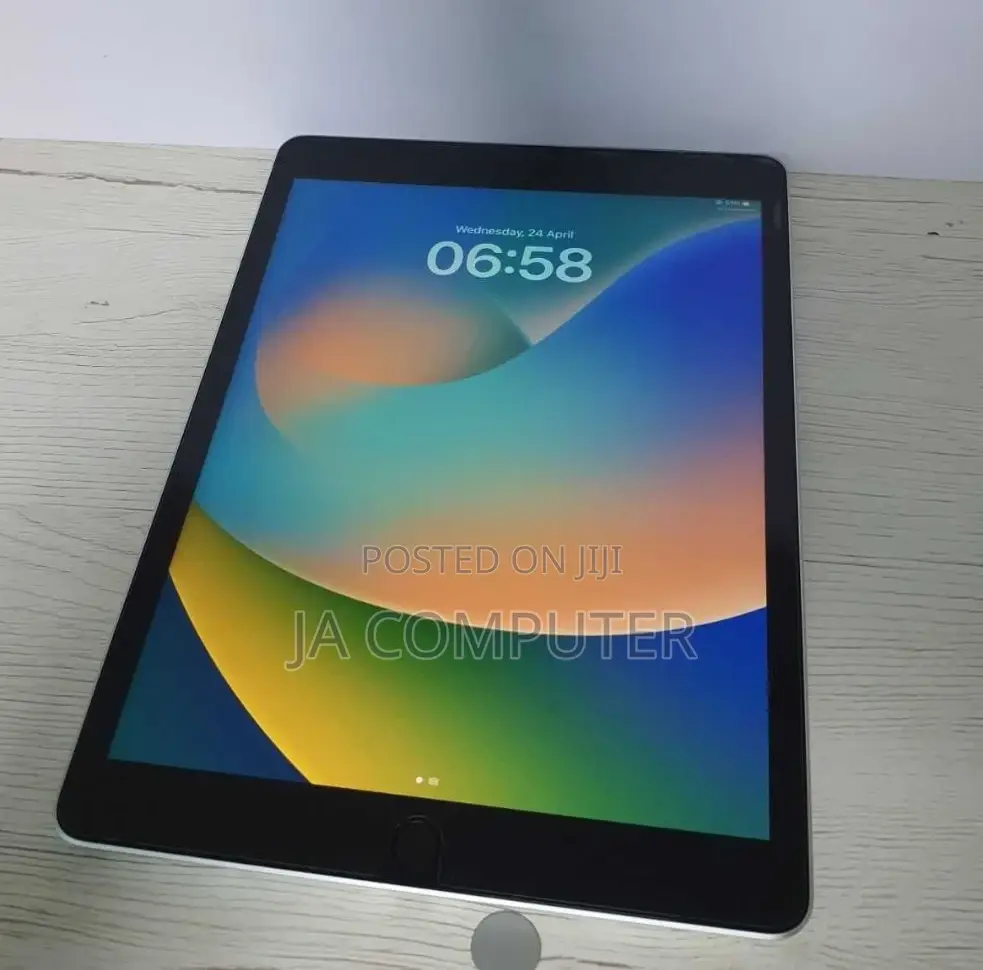 New Apple iPad 10.2 (2021) 64 GB Silver