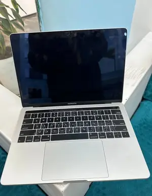 Photo - New Laptop Apple MacBook Pro 2018 16GB Intel Core I5 SSD 512GB