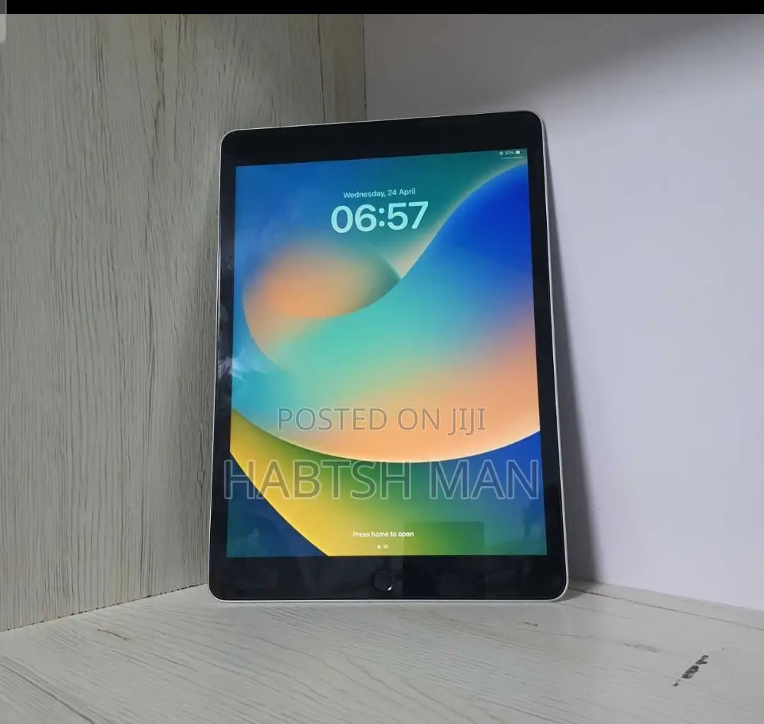 New Apple iPad 10.2 (2021) 64 GB Silver