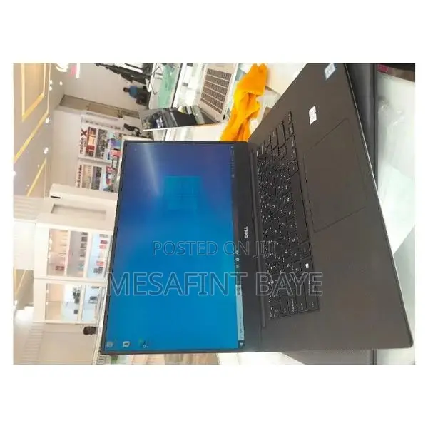 New Laptop Dell Precision 5520 16GB Intel Core i7 SSD 512GB