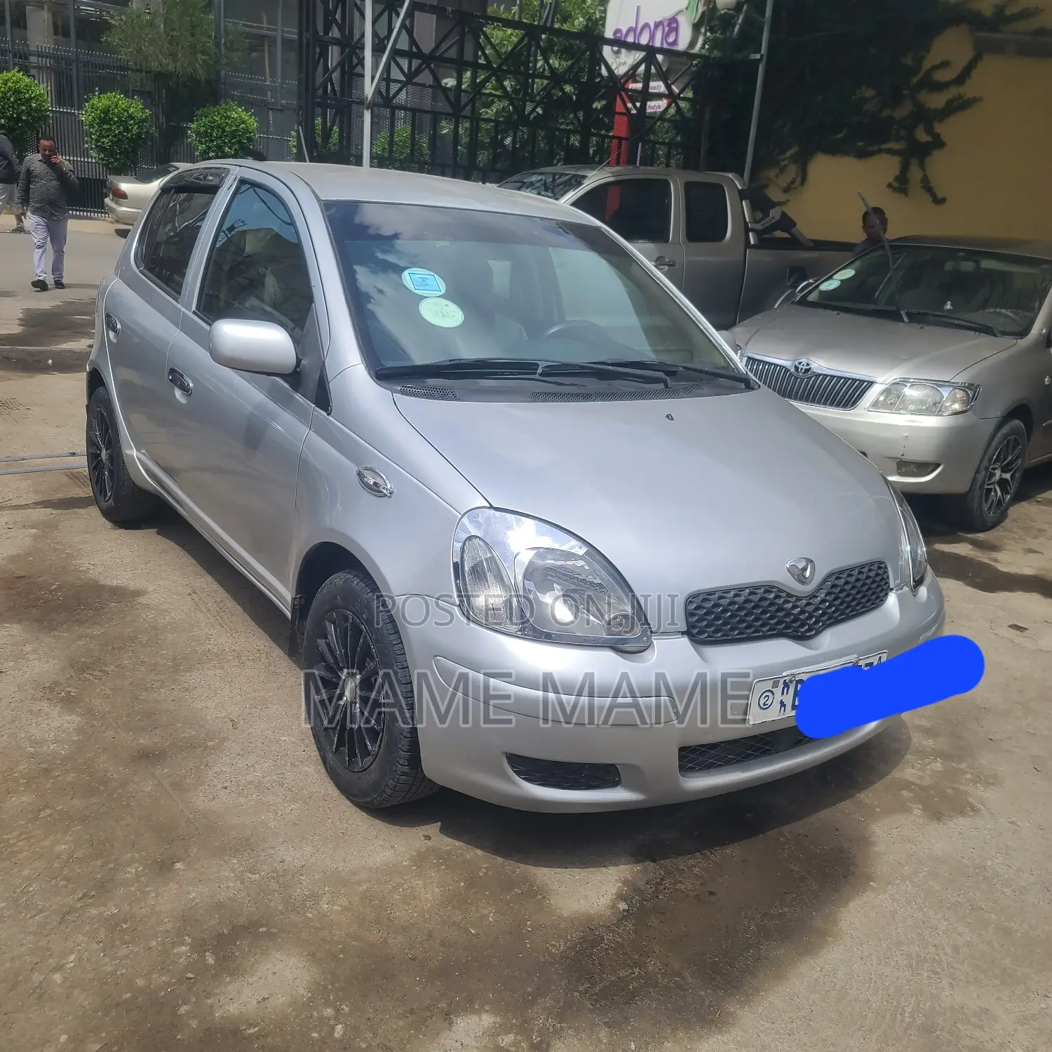 Toyota Vitz 2004 Silver