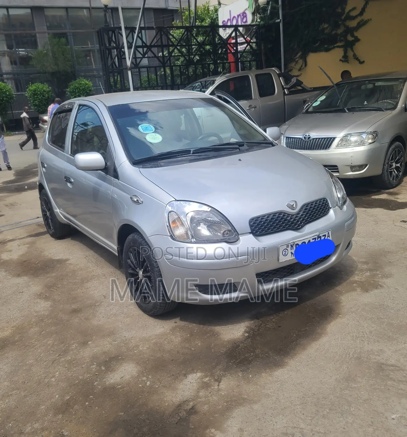 Toyota Vitz 2004 Silver