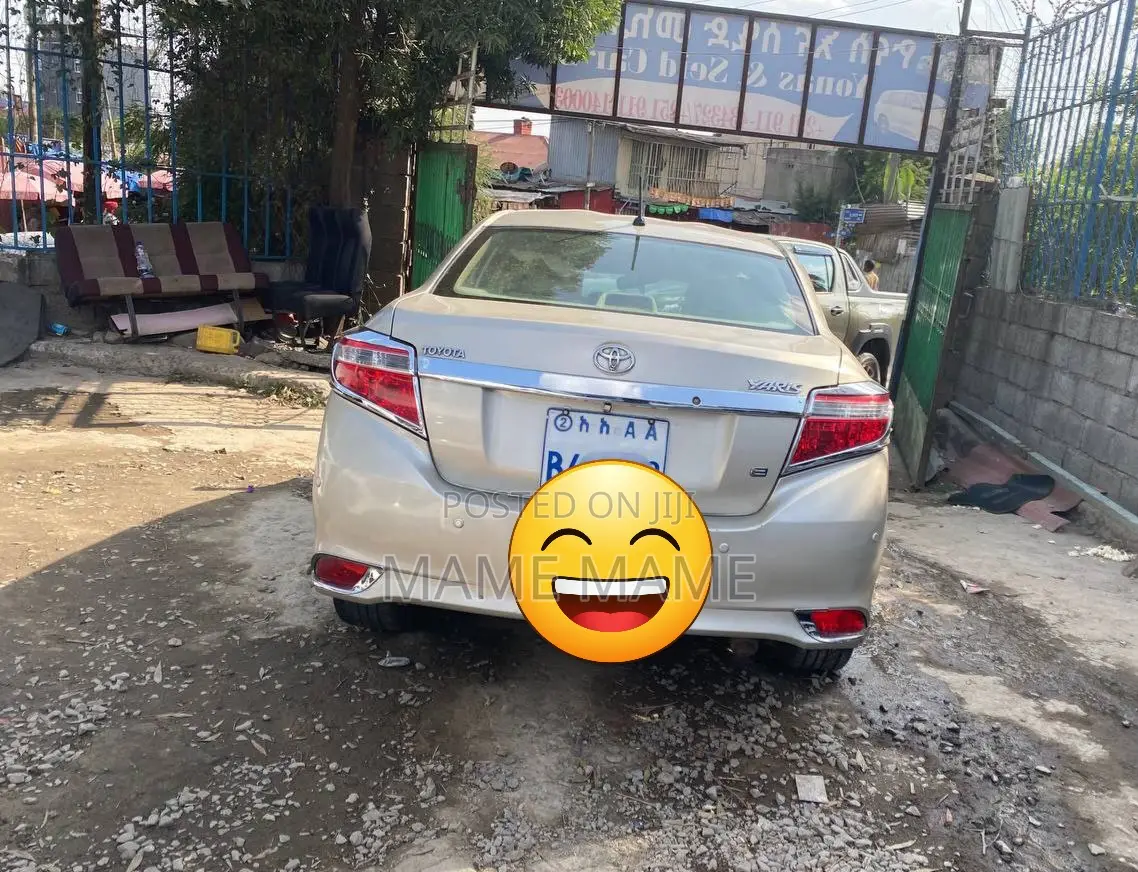 Toyota Yaris 2017 Silver