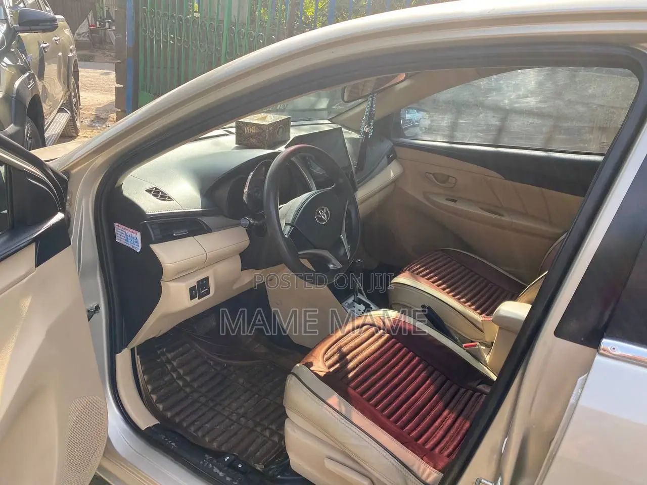 Toyota Yaris 2017 Silver