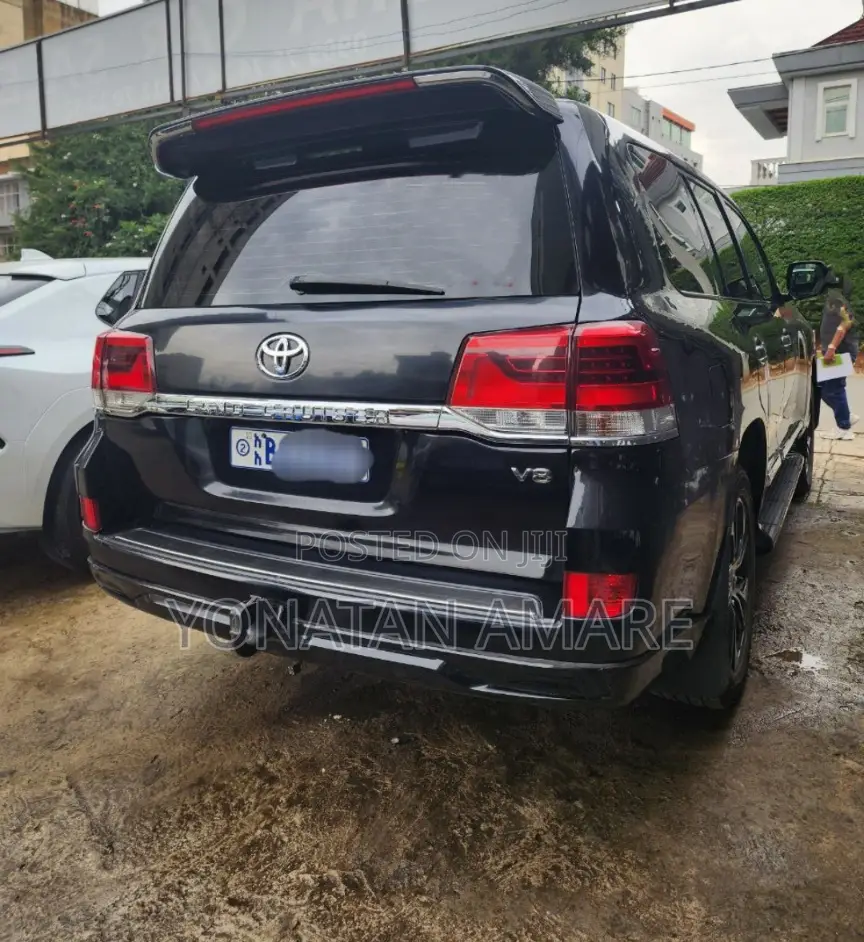 Toyota Land Cruiser 4.5 V8 GX-R 2012 Black