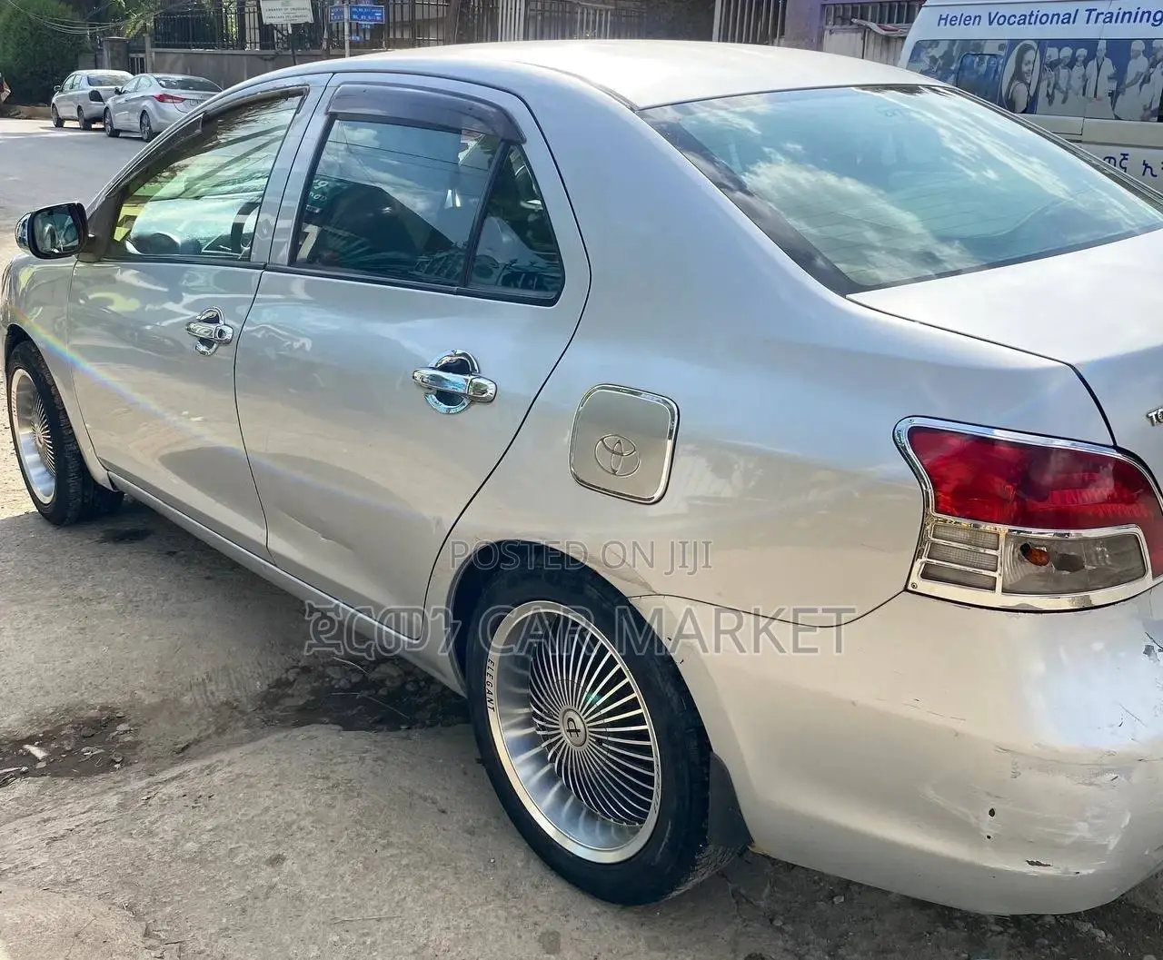 Toyota Yaris 2009 Silver