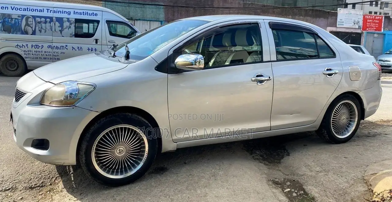 Toyota Yaris 2009 Silver