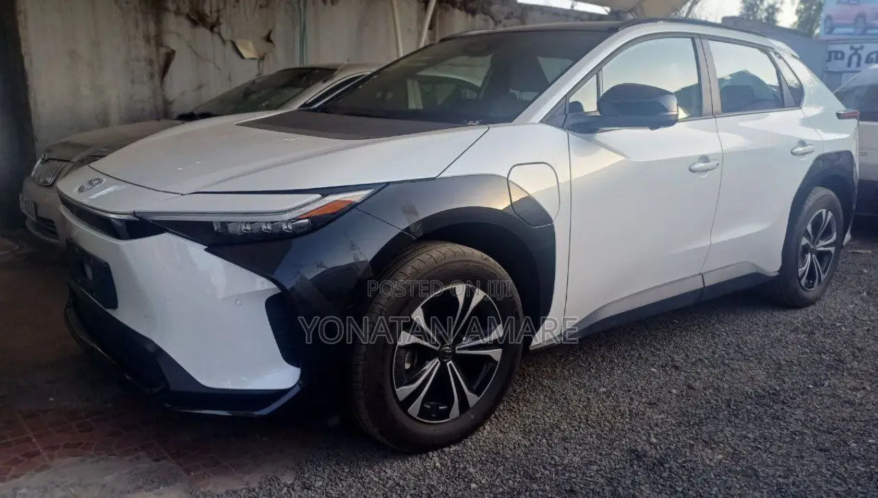 New Toyota bZ4X 71.4 kWh FWD 2023 White
