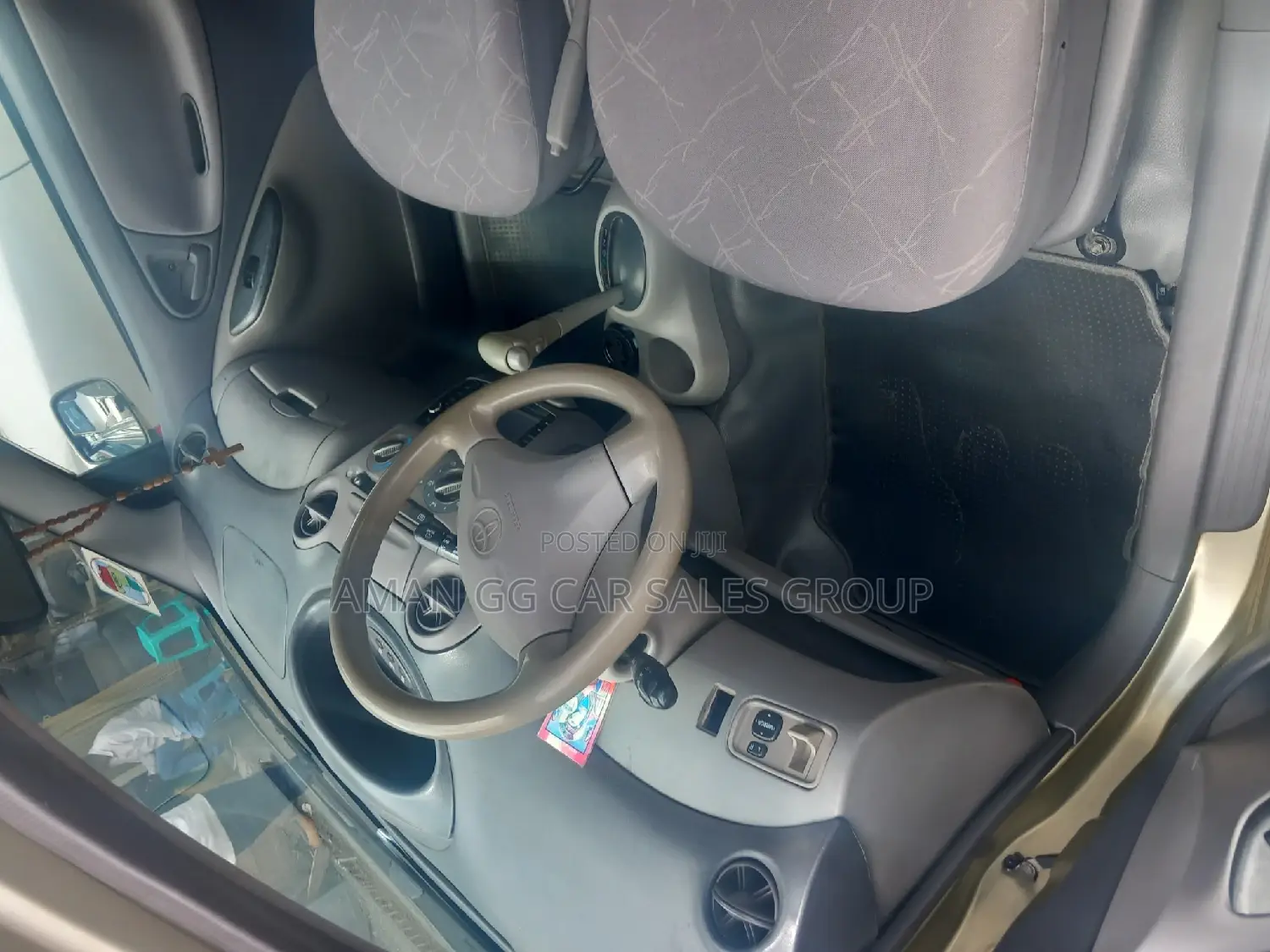 Toyota Platz 2001 Gold