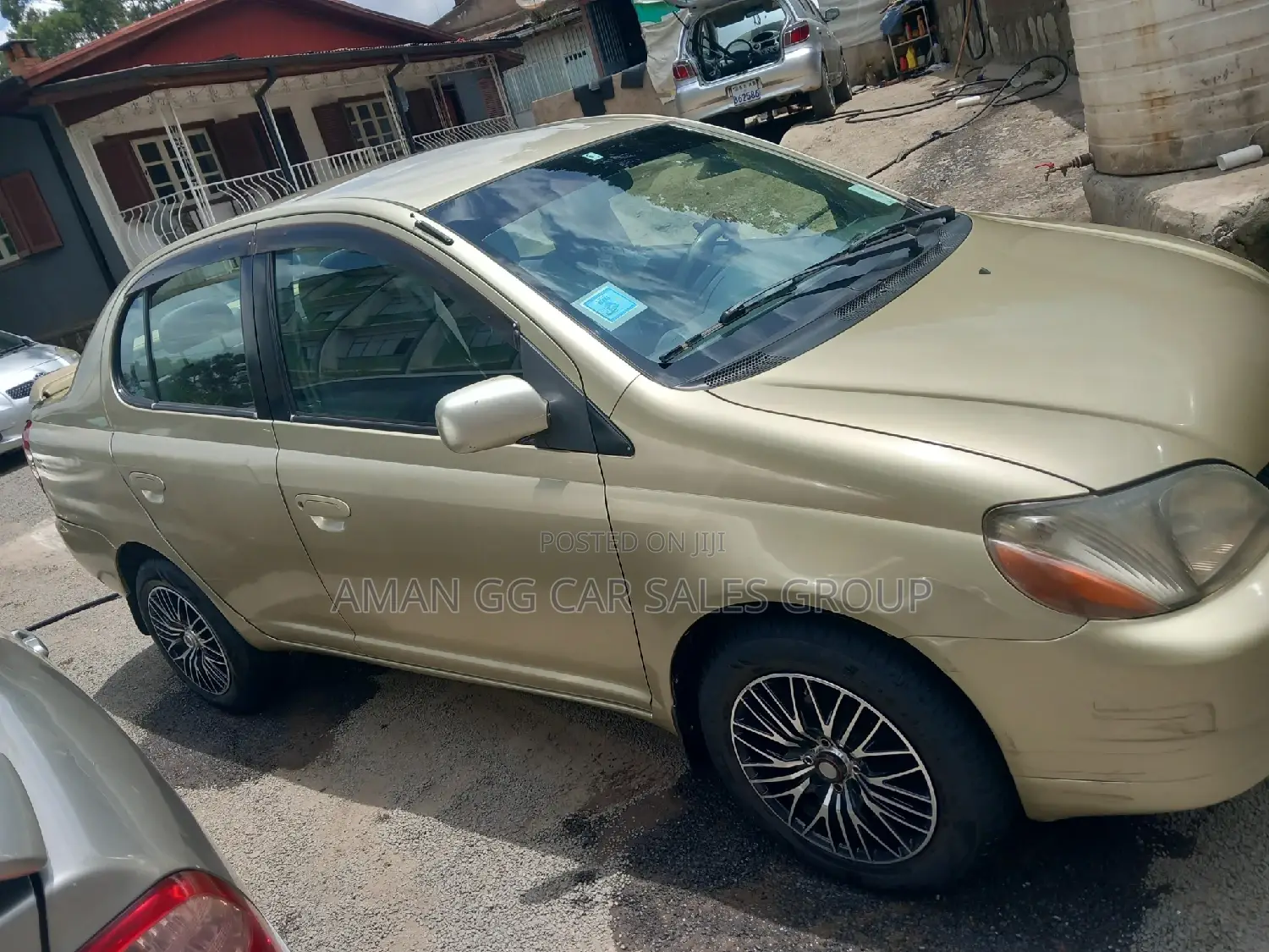 Toyota Platz 2001 Gold