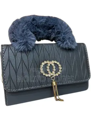 Photo - Wwomen's Hand Bags