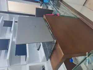 New Laptop Dell Precision 7560 16GB Intel Xeon SSD 512GB