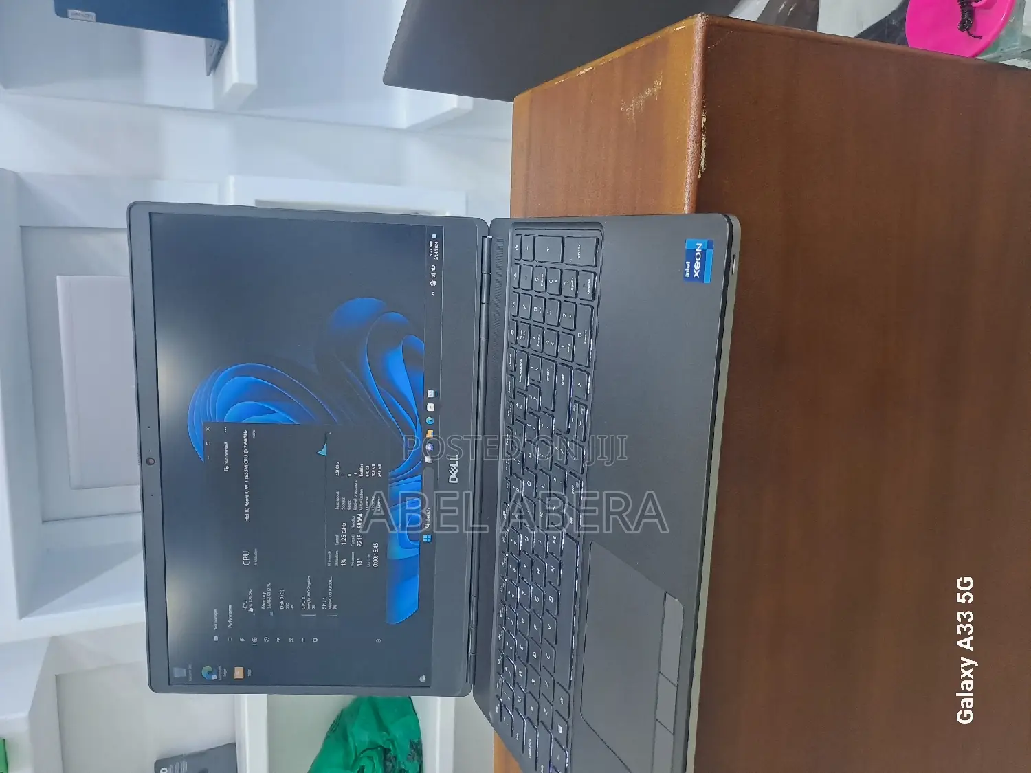 New Laptop Dell Precision 7560 16GB Intel Xeon SSD 512GB