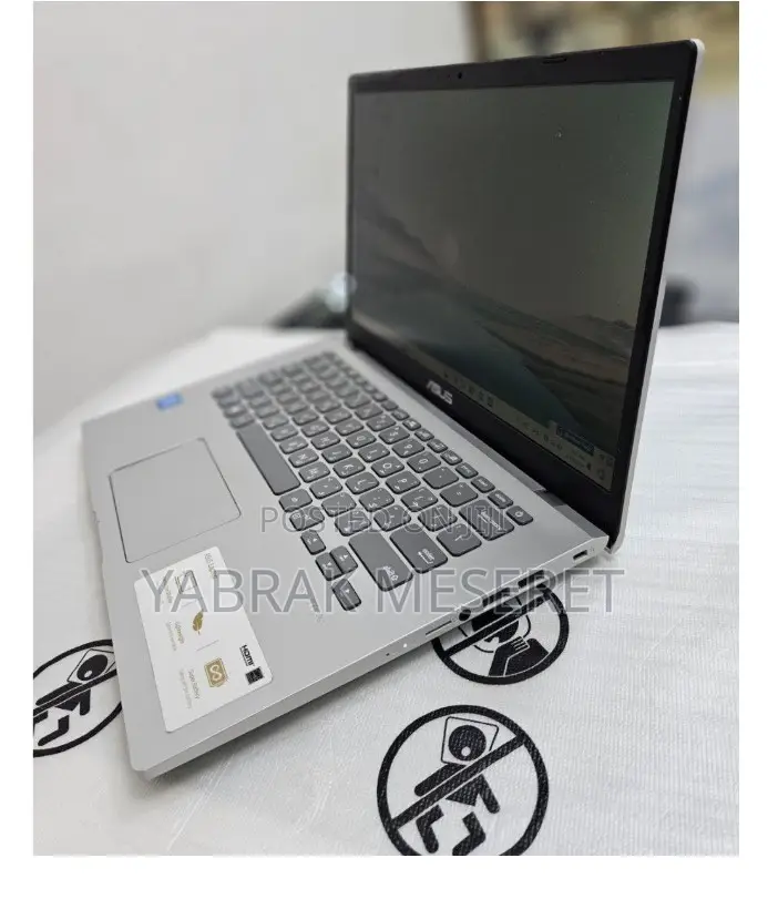 New Laptop Asus VivoBook 15 X505BA 4GB SSD 320GB