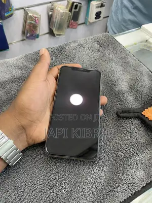 Photo - New Apple iPhone XS Max 512 GB Gold