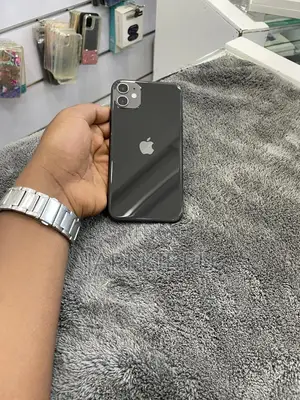 Photo - New Apple iPhone 11 128 GB Black