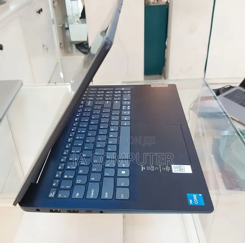 New Laptop Lenovo Ideapad 3 8GB Intel Core I5 SSD 512GB