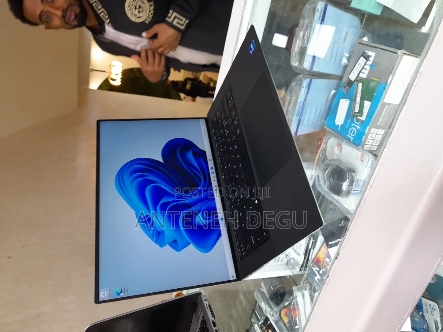 New Laptop Dell XPS 15 16GB Intel Core I7 SSD 512GB