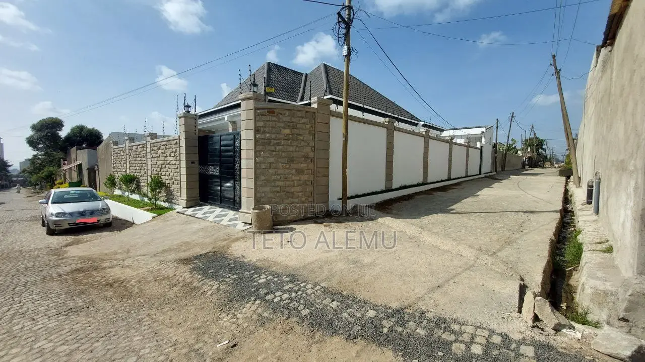 3bdrm Villa in የሚሸጥ ቪላ ወሰን, Yeka for sale