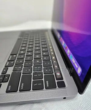 New Laptop Apple MacBook Pro 2020 M1 8GB Apple M1 Pro SSD 512GB