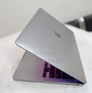 New Laptop Apple MacBook Pro 2020 M1 8GB Apple M1 Pro SSD 512GB