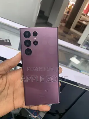 Photo - Samsung Galaxy S22 Ultra 512 GB Gold