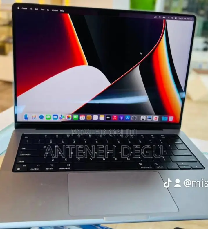 New Laptop Apple MacBook Pro 2021 M1 16GB Apple M1 SSD 512GB