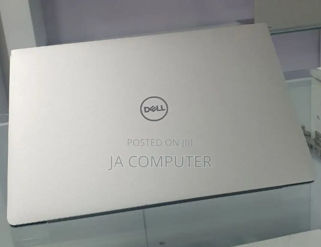 New Laptop Dell XPS 15 8GB Intel Core I5 SSD 256GB