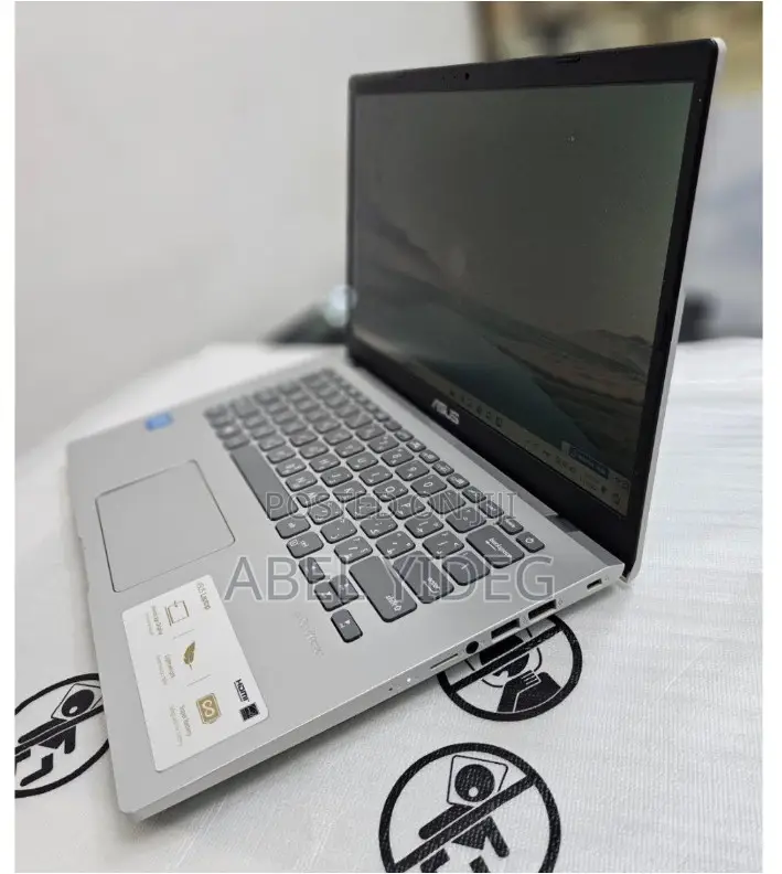 New Laptop Asus VivoBook S200E 4GB Intel Celeron SSD 256GB