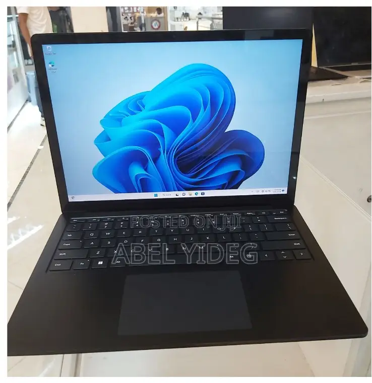 New Laptop Microsoft Surface Laptop 5 32GB Intel Core I7 SSD 512GB